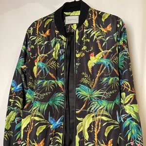Mens Large tropical print silk jacket in like new condition.